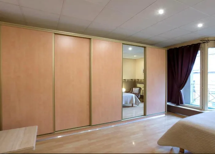 Le Petit Paris-hyper Centre De Avec Parking * Mety